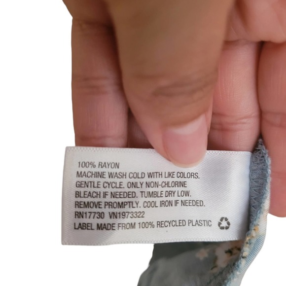 Wild Fable Blue Floral Print Long Sleeve Keyhole Size Small - Picture 7 of 7